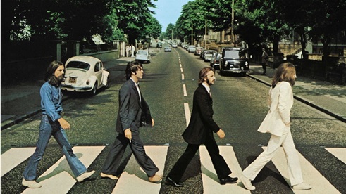 The Beatles cruzando Abbey Road