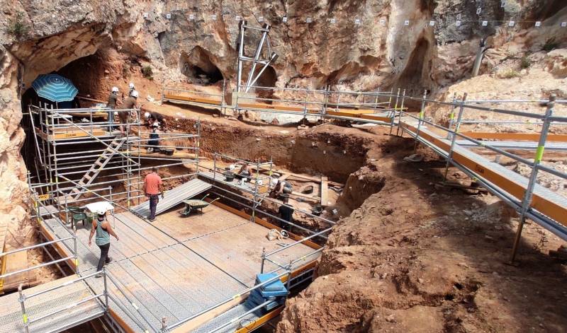 Proceso de excavación en el yacimiento de Cueva Fantasma.