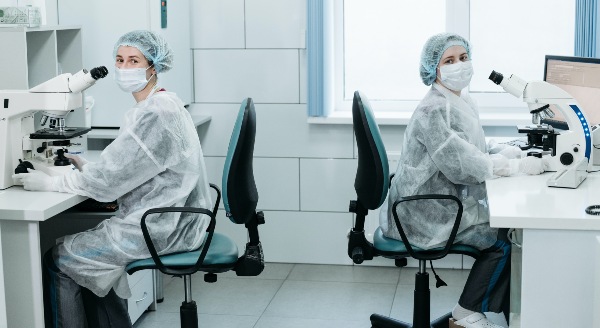 Mujeres en el laboratorio Mujeres en el laboratorio