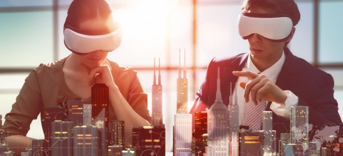 Personas con gafas de realidad aumentada