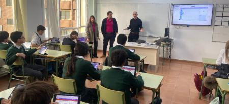 De izquierda a derecha: Marta Blanco, Álvaro Romero y José María Arjona.