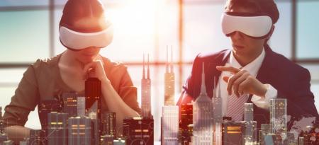 Personas con gafas de realidad aumentada